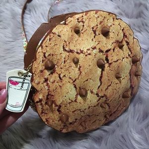 Betsey Johnson Cookie 🍪 Crossbody NWOT- RARE!